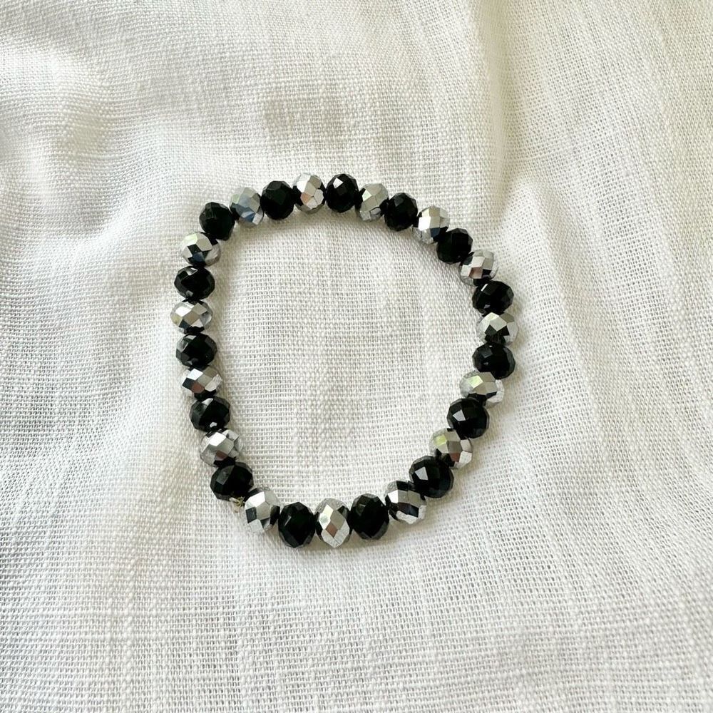 Black and chrome solver beaded bracelet